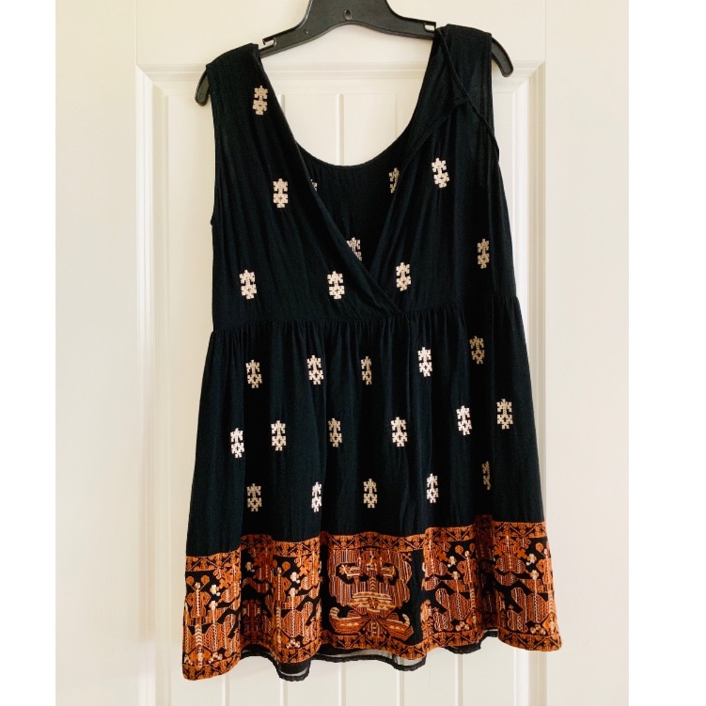 Embroidered Dress - Picture 3 of 4